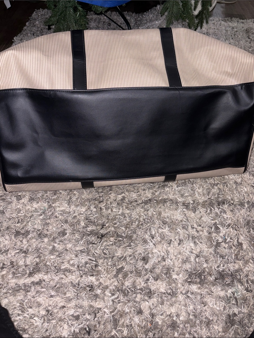 DONT BUY Fendi Parfums Duffle Bag - Picture 13 of 16